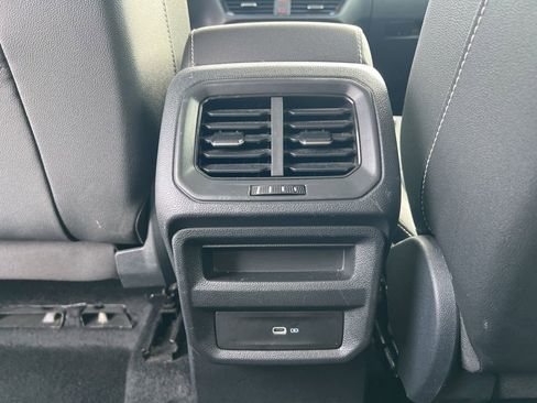 Used 2024 Volkswagen Taos SE image 26