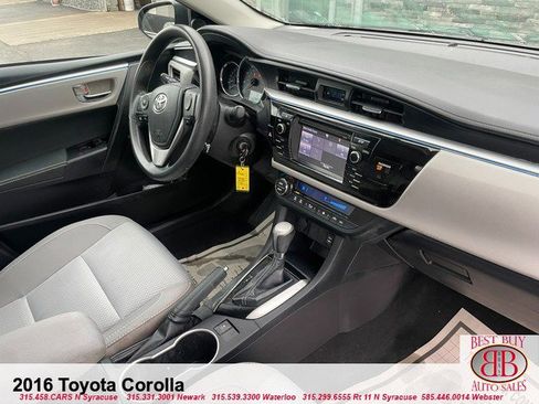 Used 2016 Toyota Corolla LE FWD image 9