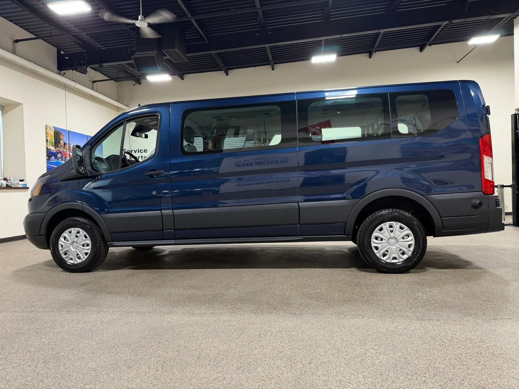 Used 2016 Ford Transit 350 XL RWD image 8