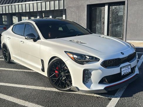 Used 2021 Kia Stinger GT2 image 1