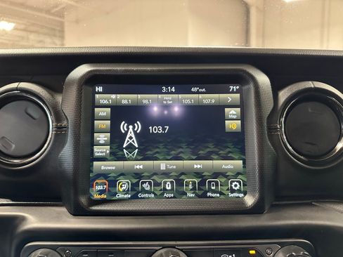 Used 2022 Jeep Wrangler Unlimited Sahara image 24