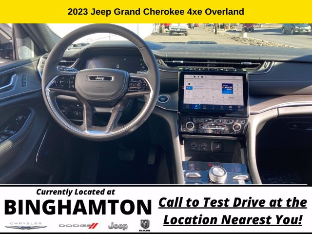 New 2023 Jeep Grand Cherokee Overland AWD/4WD image 17