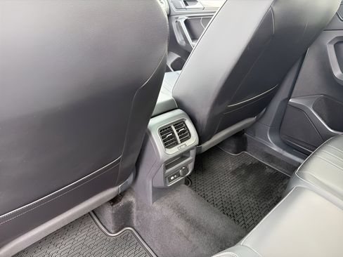 Used 2024 Volkswagen Tiguan SE R-Line image 26