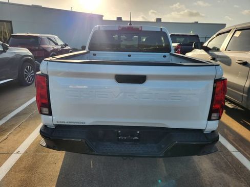 Used 2025 Chevrolet Colorado W/T w/ WT Convenience Package II RWD image 5