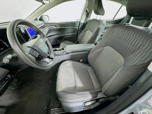 Used 2025 Toyota Camry LE image 13