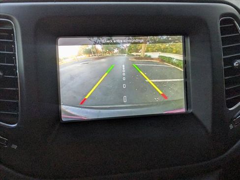 Used 2018 Jeep Compass Latitude w/ Popular Equipment Group image 13