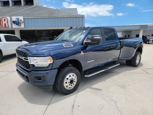 Used 2023 RAM 3500 Big Horn w/ Level 2 Equipment Group AWD/4WD image 1