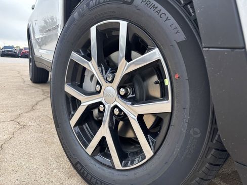 New 2025 Jeep Grand Cherokee Limited w/ Trailer Tow Package image 7