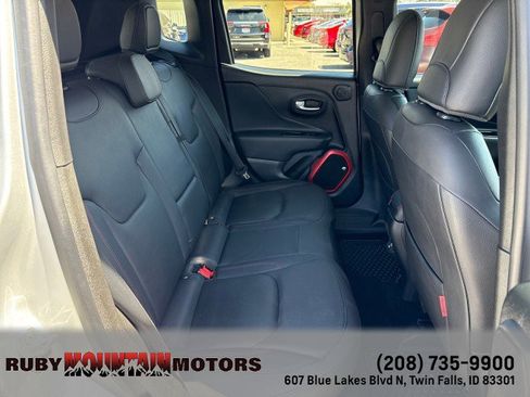 Used 2018 Jeep Renegade Trailhawk AWD/4WD image 24