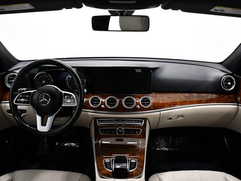 Certified 2019 Mercedes-Benz E 450 4MATIC Wagon image 8