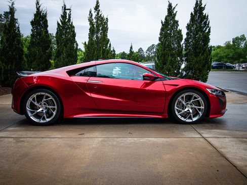 Used 2017 Acura NSX AWD/4WD image 12