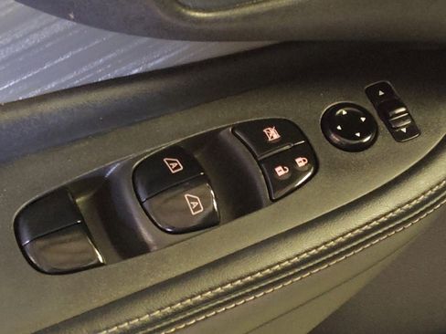 Used 2015 Nissan Murano SV image 27