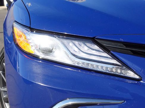 Used 2023 Toyota Camry XLE image 3