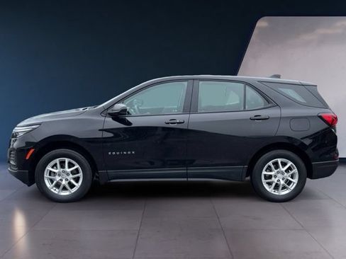 Used 2024 Chevrolet Equinox LS AWD/4WD image 2