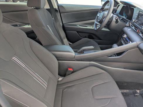Used 2023 Hyundai Elantra SEL FWD image 11