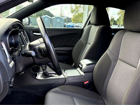 Used 2021 Dodge Charger SXT w/ Blacktop Package image 11