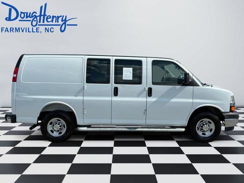 Used 2025 Chevrolet Express 2500 w/ Driver Convenience Package RWD image 6