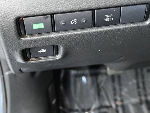 Used 2024 Nissan Sentra SV FWD image 25