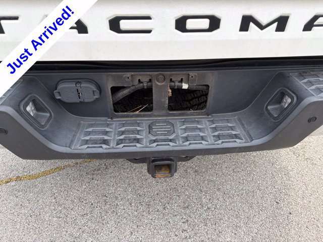Used 2021 Toyota Tacoma TRD Off-Road AWD/4WD image 18