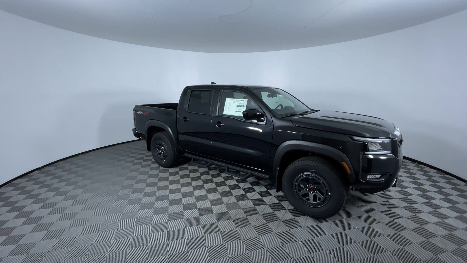 Used 2026 Nissan Frontier PRO-4X w/ Tow Package AWD/4WD image 2