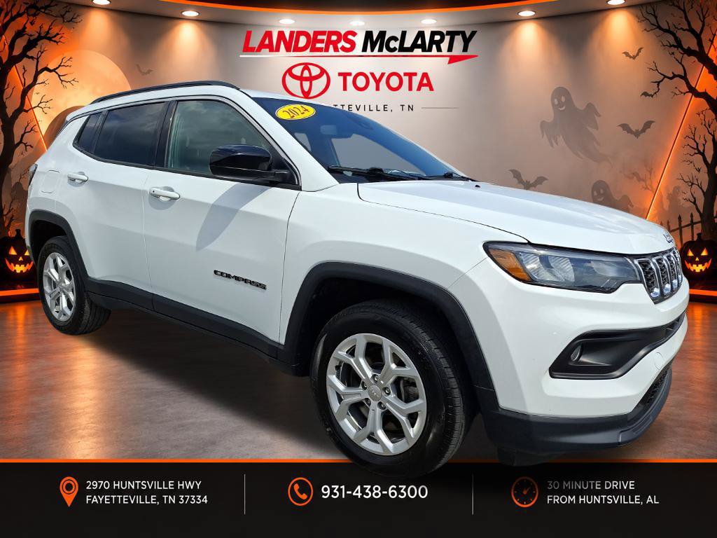 Used 2024 Jeep Compass Latitude AWD/4WD image 1