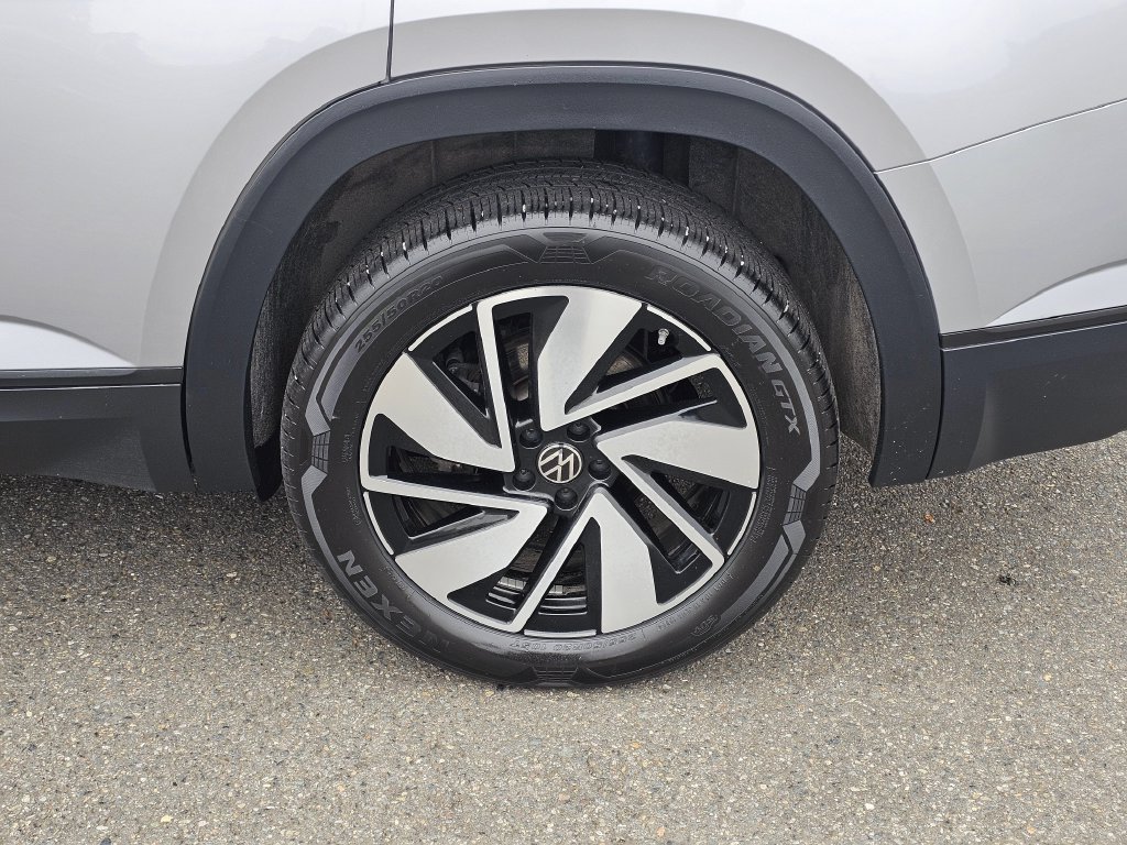 Used 2025 Volkswagen Atlas SE AWD/4WD image 9
