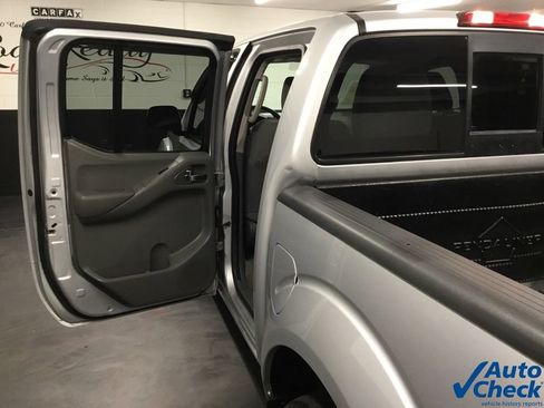 Used 2015 Nissan Frontier SV AWD/4WD image 26