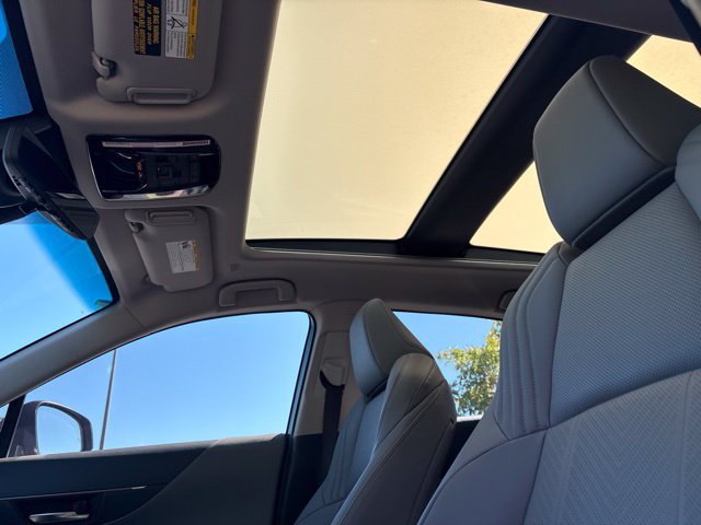 Used 2024 Toyota Venza Limited AWD/4WD image 3