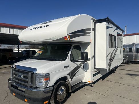 Used 2022 Ford E-450 and Econoline 450 Super Duty w/ Motorhome Prep Package image 9