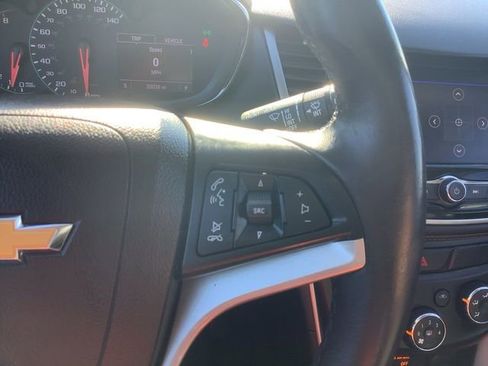 Used 2020 Chevrolet Trax LT w/ LT Convenience Package image 26