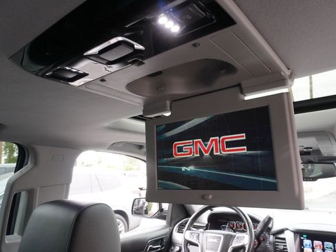 Used 2020 GMC Yukon SLT w/ Open Road Package image 11