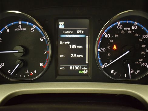 Used 2018 Toyota RAV4 Limited image 21