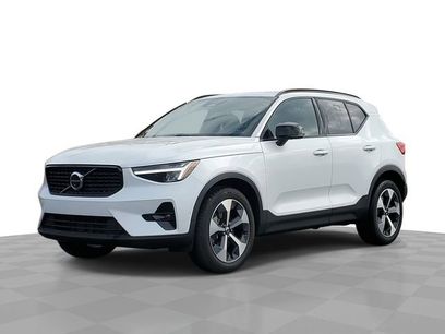 Used 2025 Volvo XC40 B5 Plus