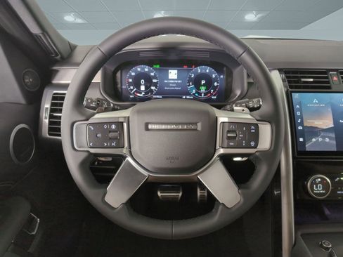 Certified 2025 Land Rover Discovery Dynamic SE image 14