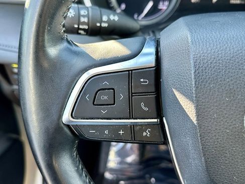 Used 2020 Toyota Highlander XLE image 36