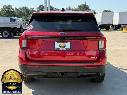 Used 2025 Ford Explorer ST-Line w/ ST-Line Street Pack AWD/4WD image 7