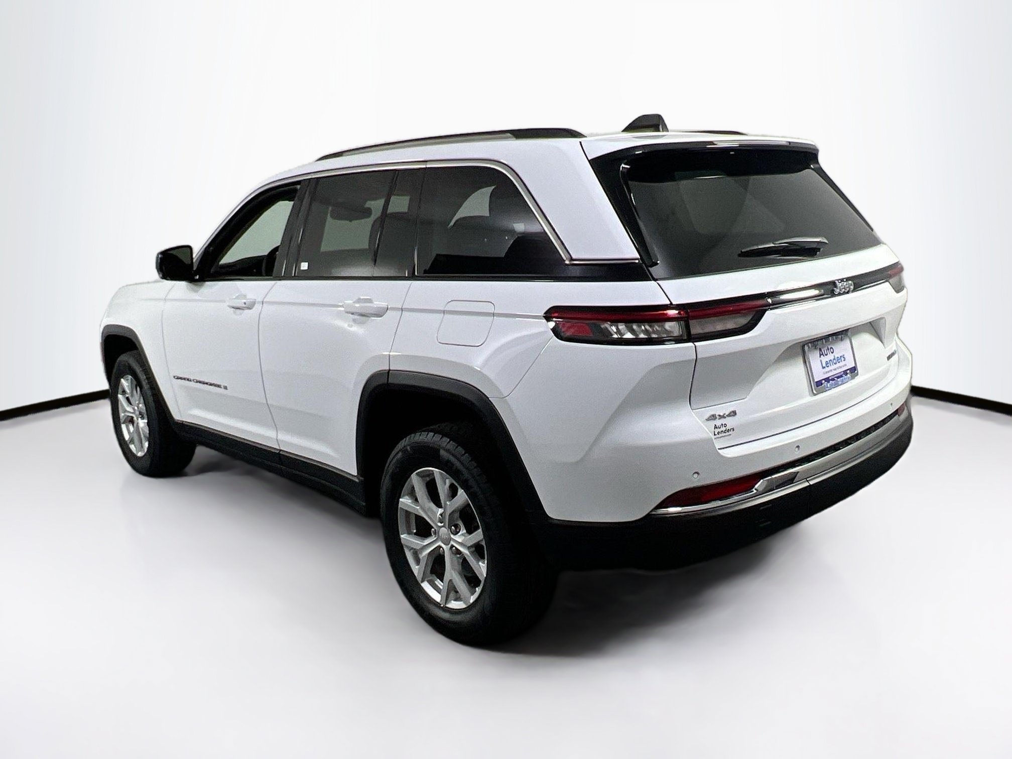 Used 2023 Jeep Grand Cherokee Limited AWD/4WD image 7