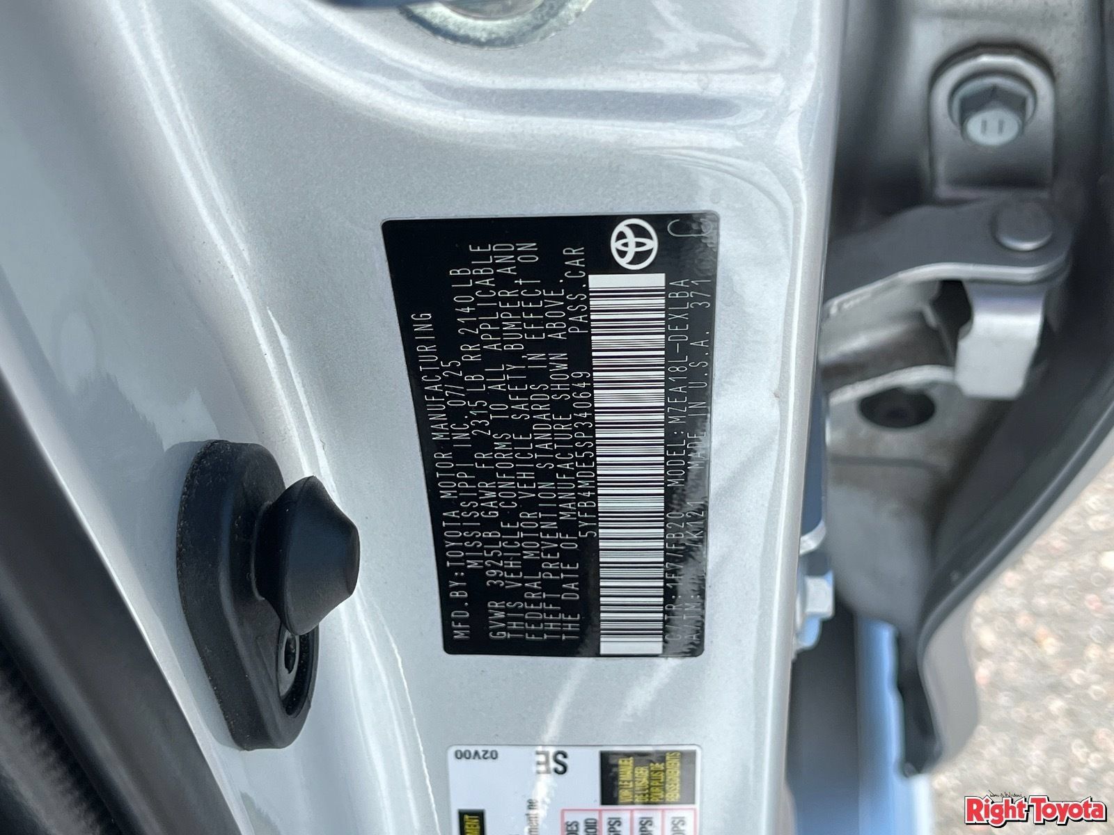 Certified 2025 Toyota Corolla LE FWD image 33