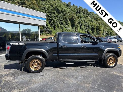 Used 2021 Toyota Tacoma TRD Off-Road image 3
