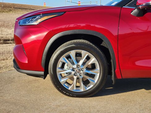 New 2026 Toyota Highlander Limited image 10