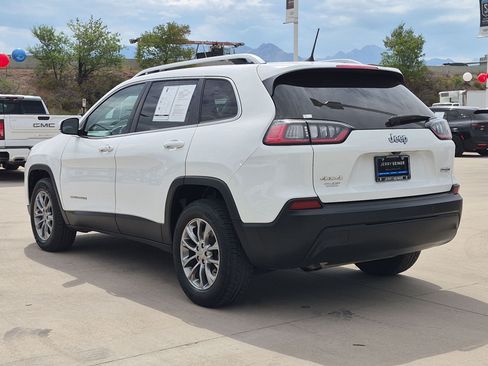 Used 2019 Jeep Cherokee Latitude Plus AWD/4WD image 3