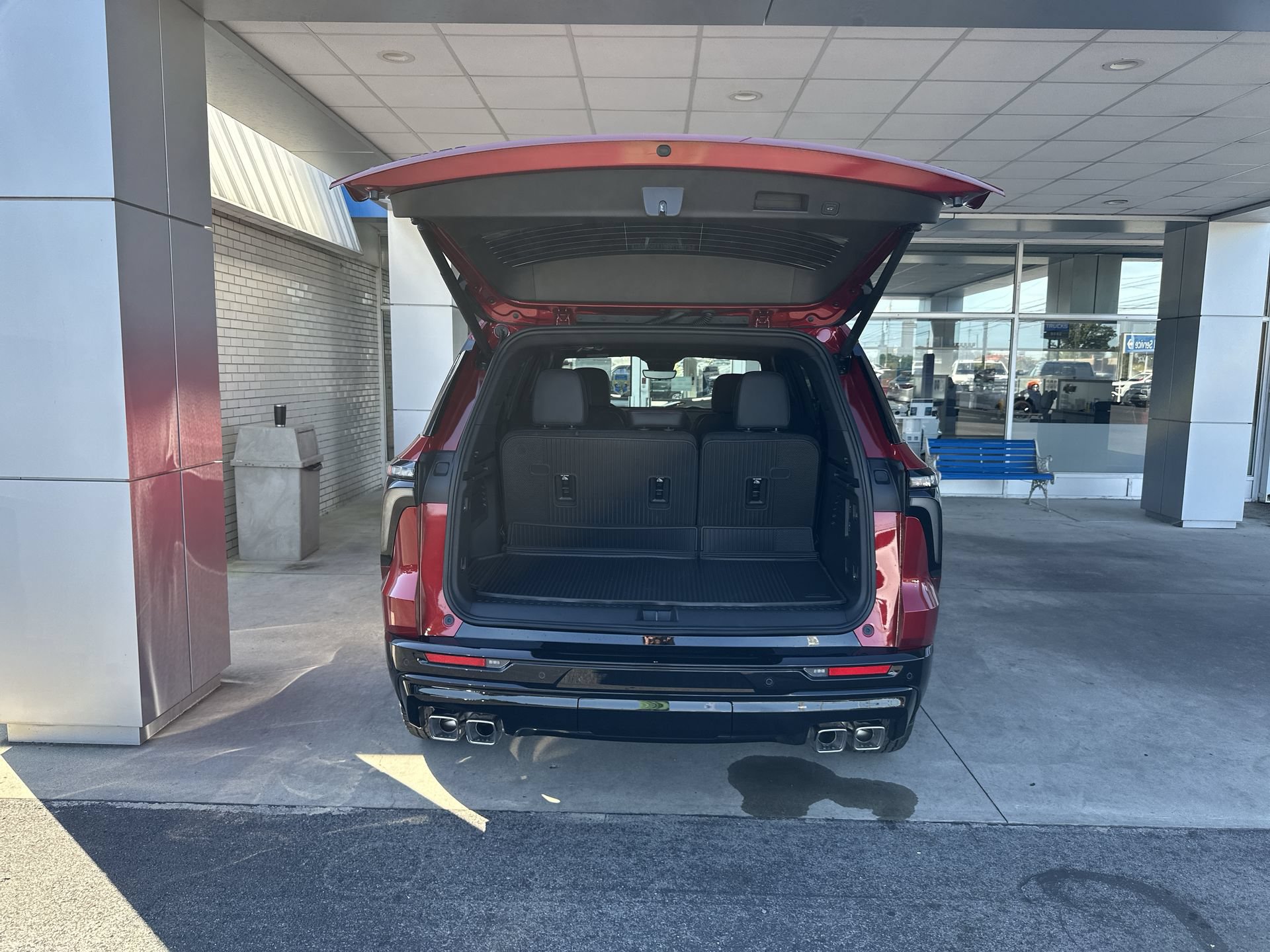 New 2027 Chevrolet Traverse RS w/ LPO, Floor Liner Package FWD image 26