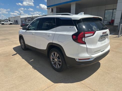 Used 2023 GMC Terrain SLT FWD image 29