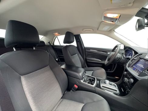 Used 2023 Chrysler 300 Touring w/ Sport Appearance Package RWD image 30