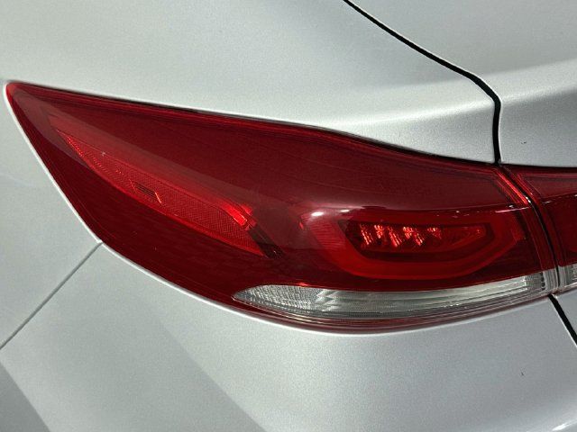 Used 2017 Hyundai Elantra Limited w/ Limited Tech Package 04 FWD image 33