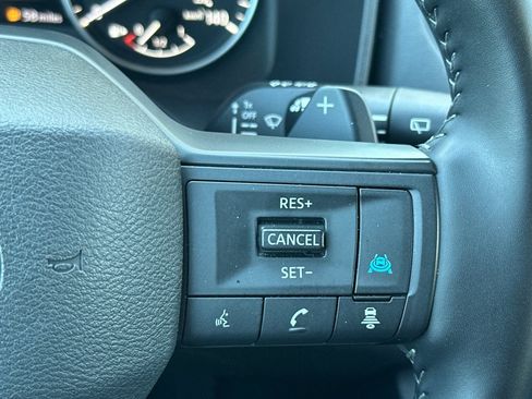 Used 2025 Nissan Rogue SV FWD image 28