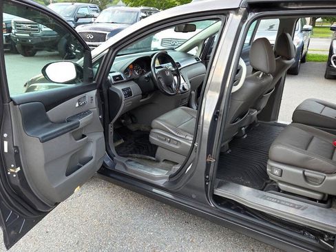 Used 2014 Honda Odyssey Touring Elite image 25