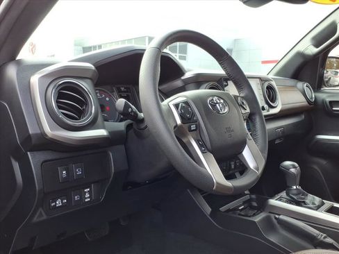 Used 2021 Toyota Tacoma Limited image 17