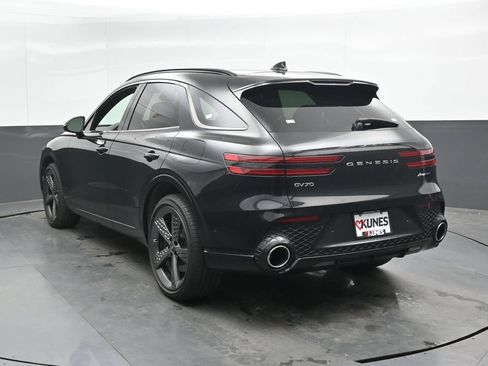 Used 2023 Genesis GV70 3.5T Sport w/ Sport Prestige Package AWD/4WD image 9