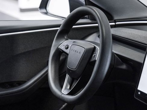 Used 2024 Tesla Model 3 Standard Range RWD image 21